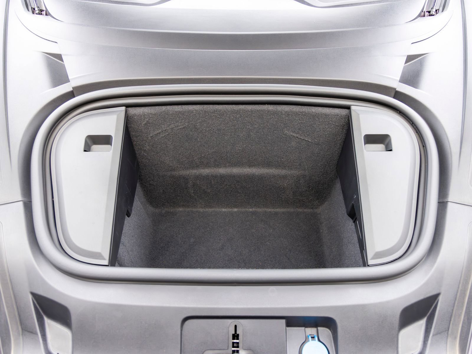 Certified 2025 Porsche Taycan image 62