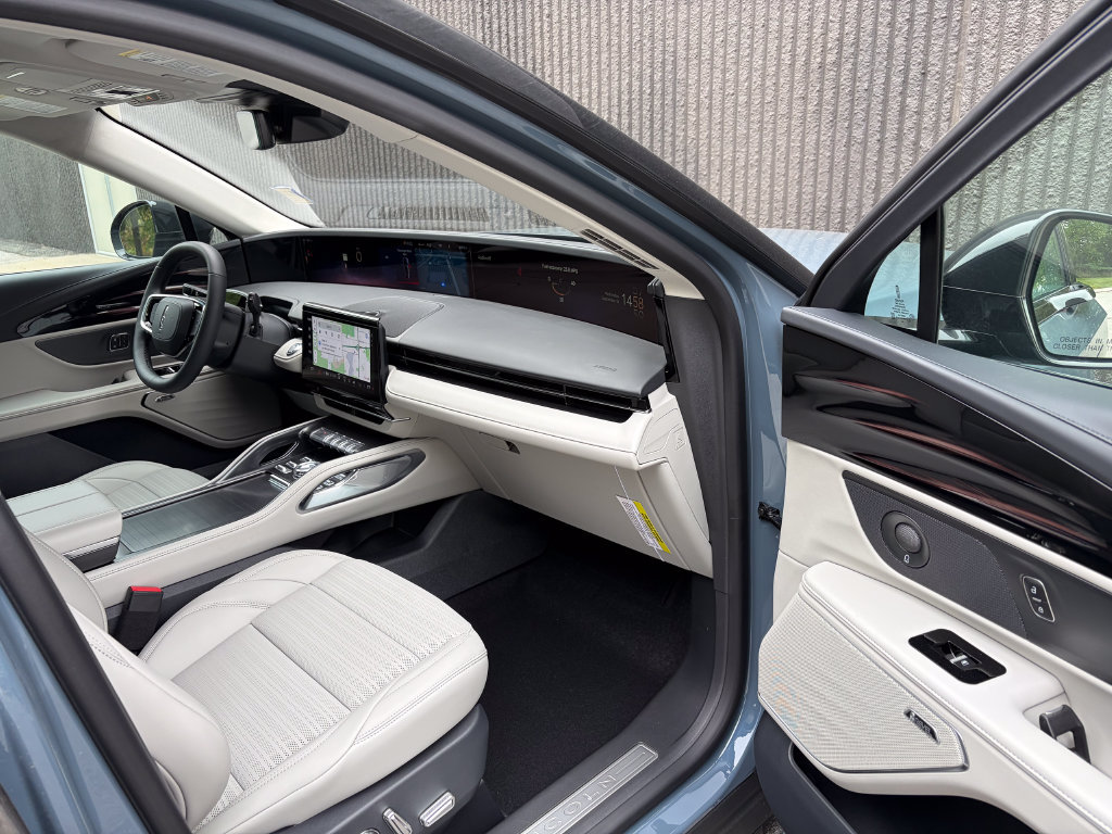 New 2026 Lincoln Nautilus Reserve w/ Jet Appearance Package AWD/4WD image 28