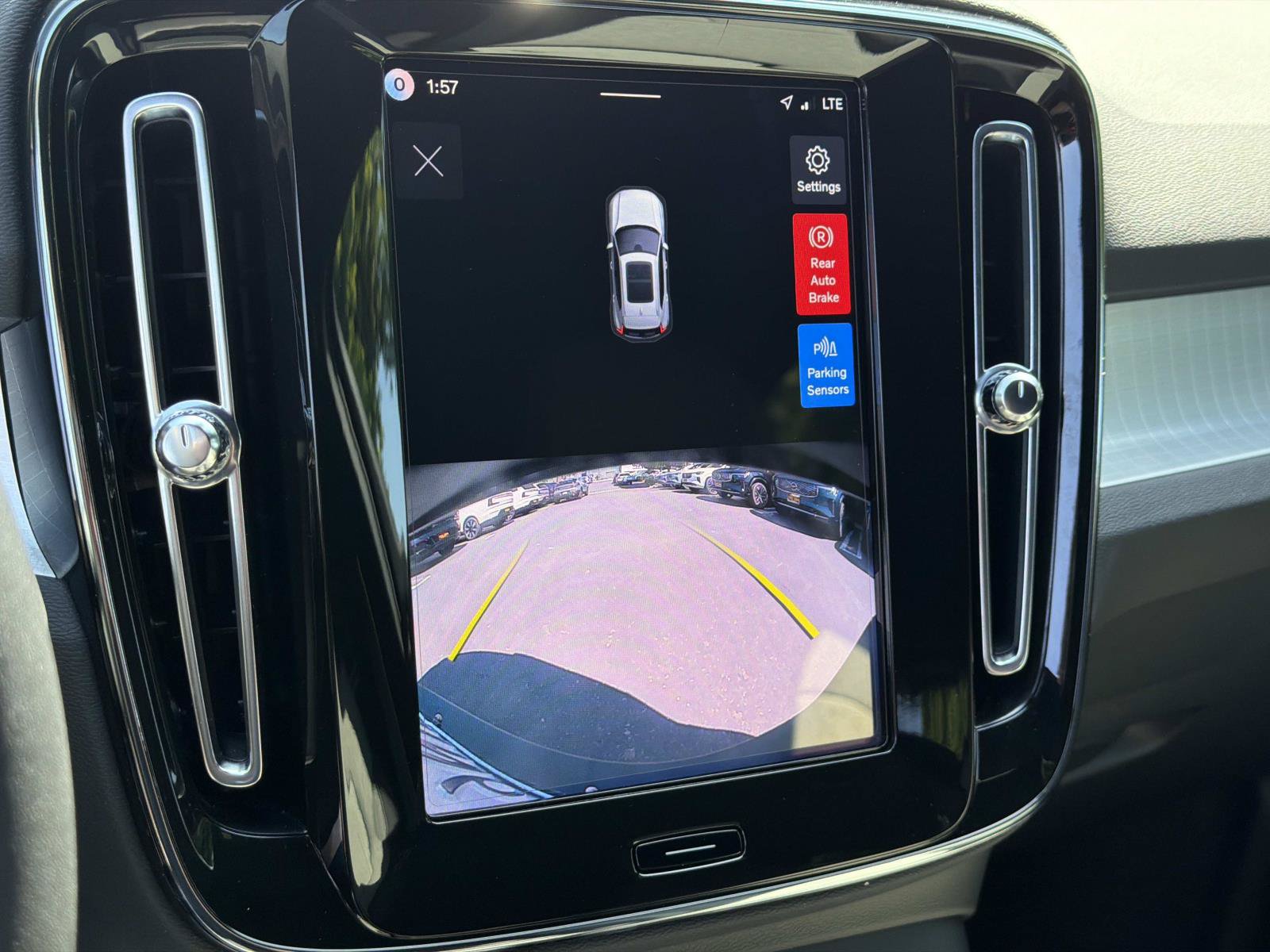 New 2026 Volvo XC40 B5 Core w/ Protection Package AWD/4WD image 13