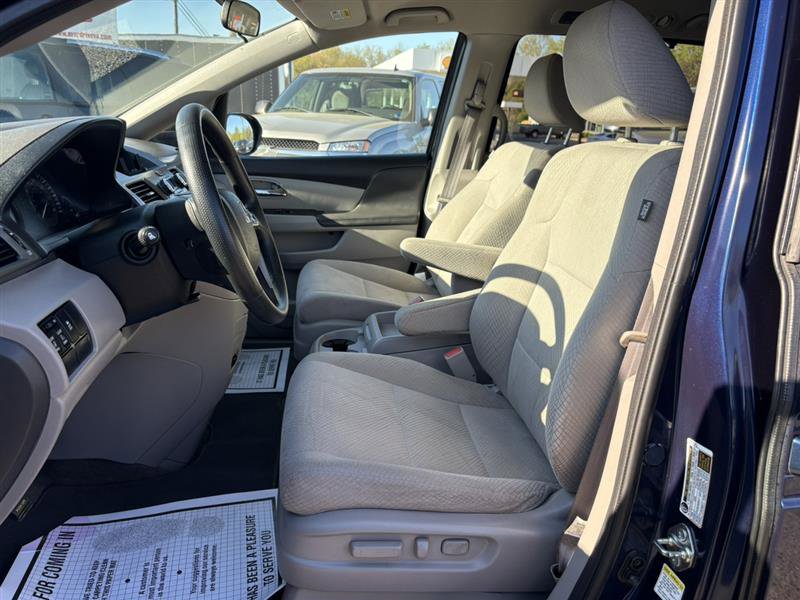Used 2016 Honda Odyssey SE image 6