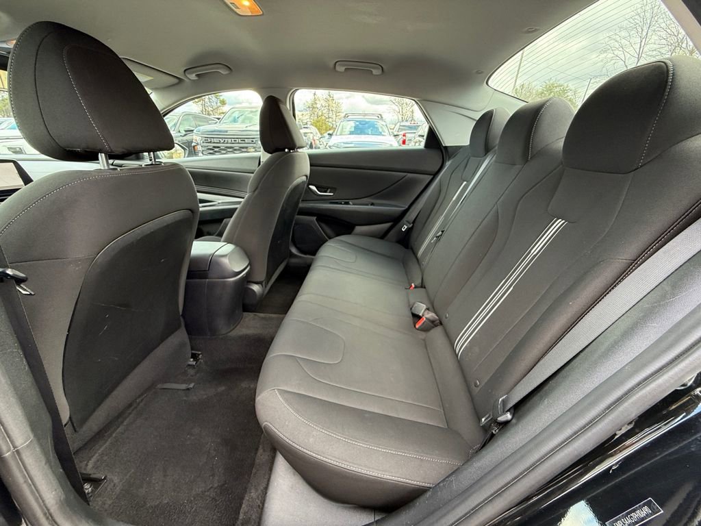 Used 2023 Hyundai Elantra SEL w/ Convenience Package image 23