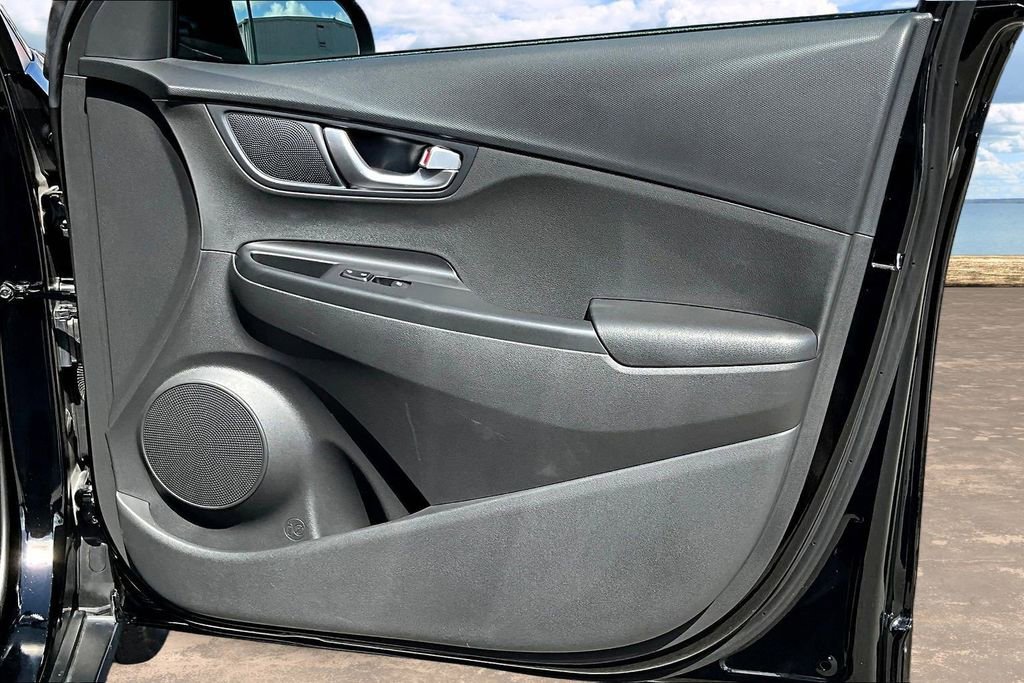Used 2023 Hyundai Kona SE image 29