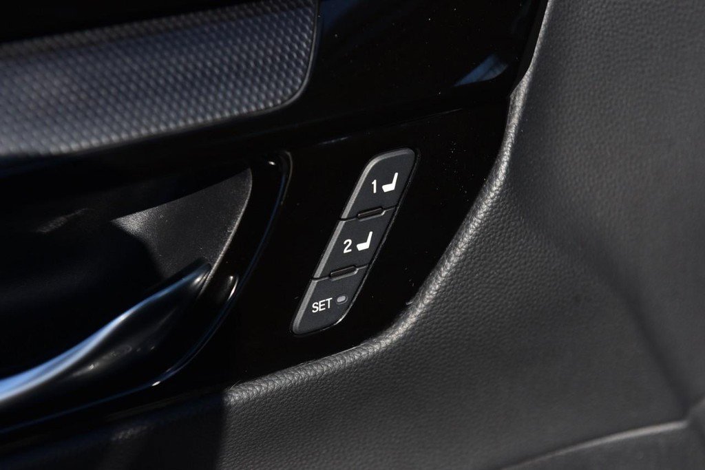 Certified 2025 Honda CR-V EX-L image 9
