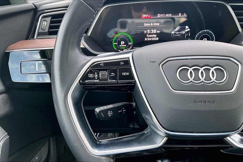 Used 2019 Audi e-tron Prestige w/ Prestige Package AWD/4WD image 24