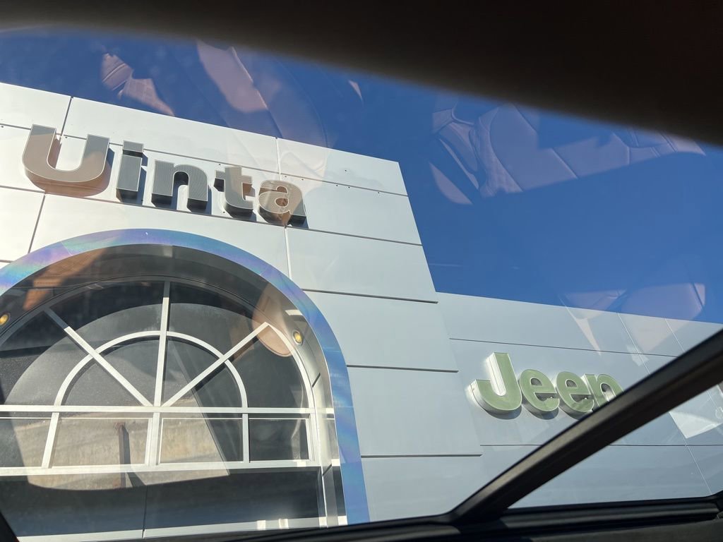 Used 2024 Jeep Grand Cherokee L Summit AWD/4WD image 47