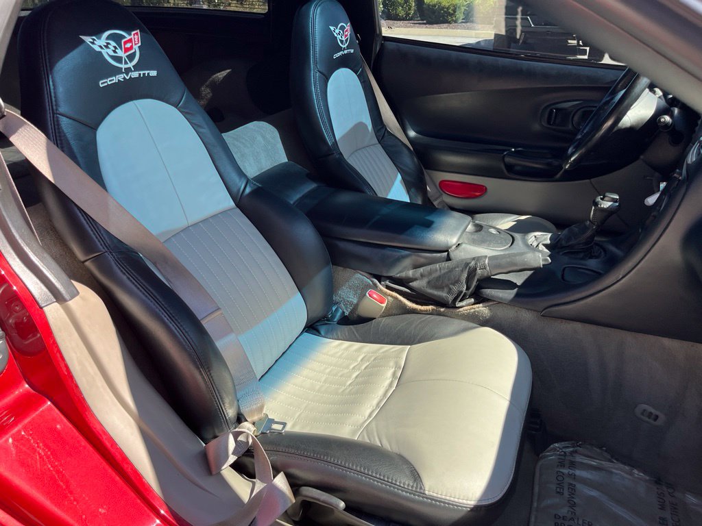 Used 1997 Chevrolet Corvette Coupe RWD image 24
