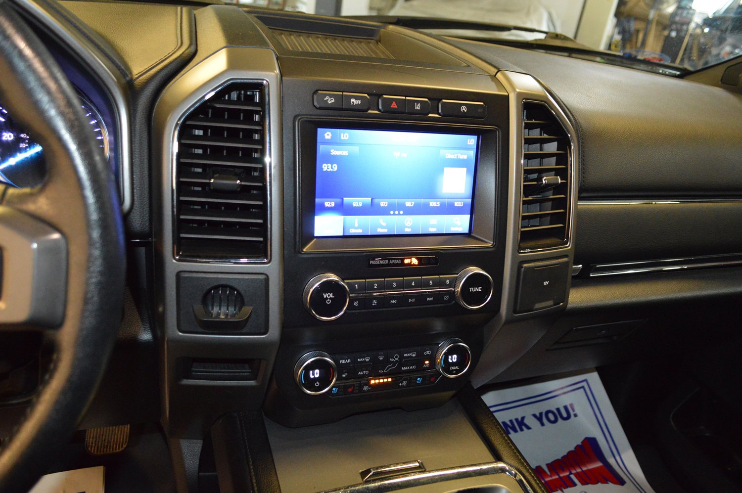 Used 2020 Ford Expedition XLT w/ Equipment Group 202A AWD/4WD image 20