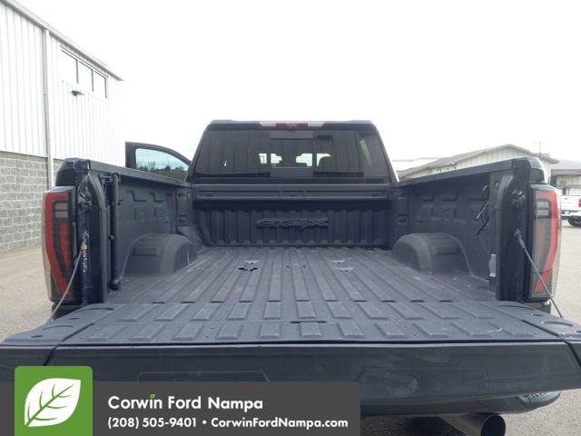 Used 2024 GMC Sierra 2500 AT4X image 28