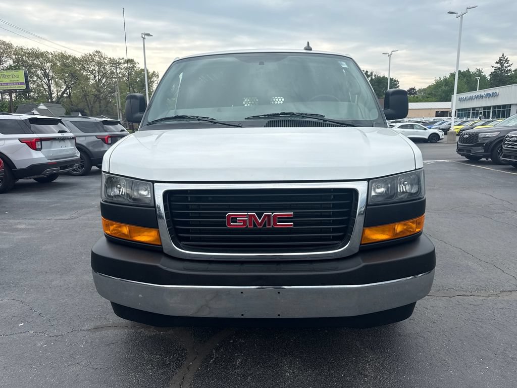 Used 2024 GMC Savana 2500 w/ Driver Convenience Package RWD image 3