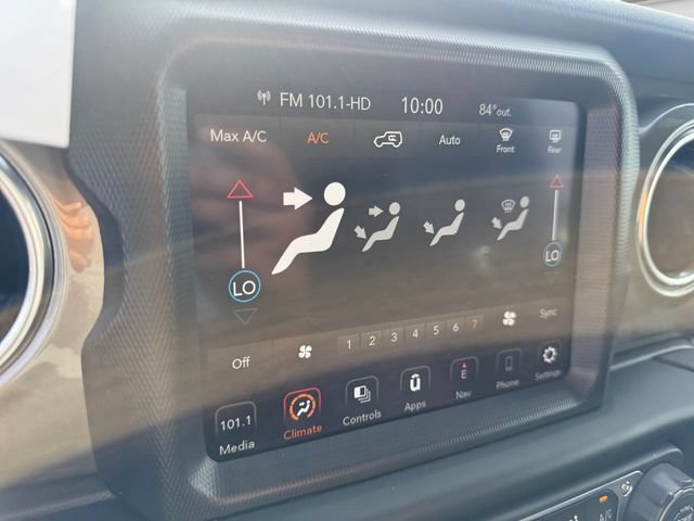 Used 2022 Jeep Wrangler Unlimited Sahara AWD/4WD image 15