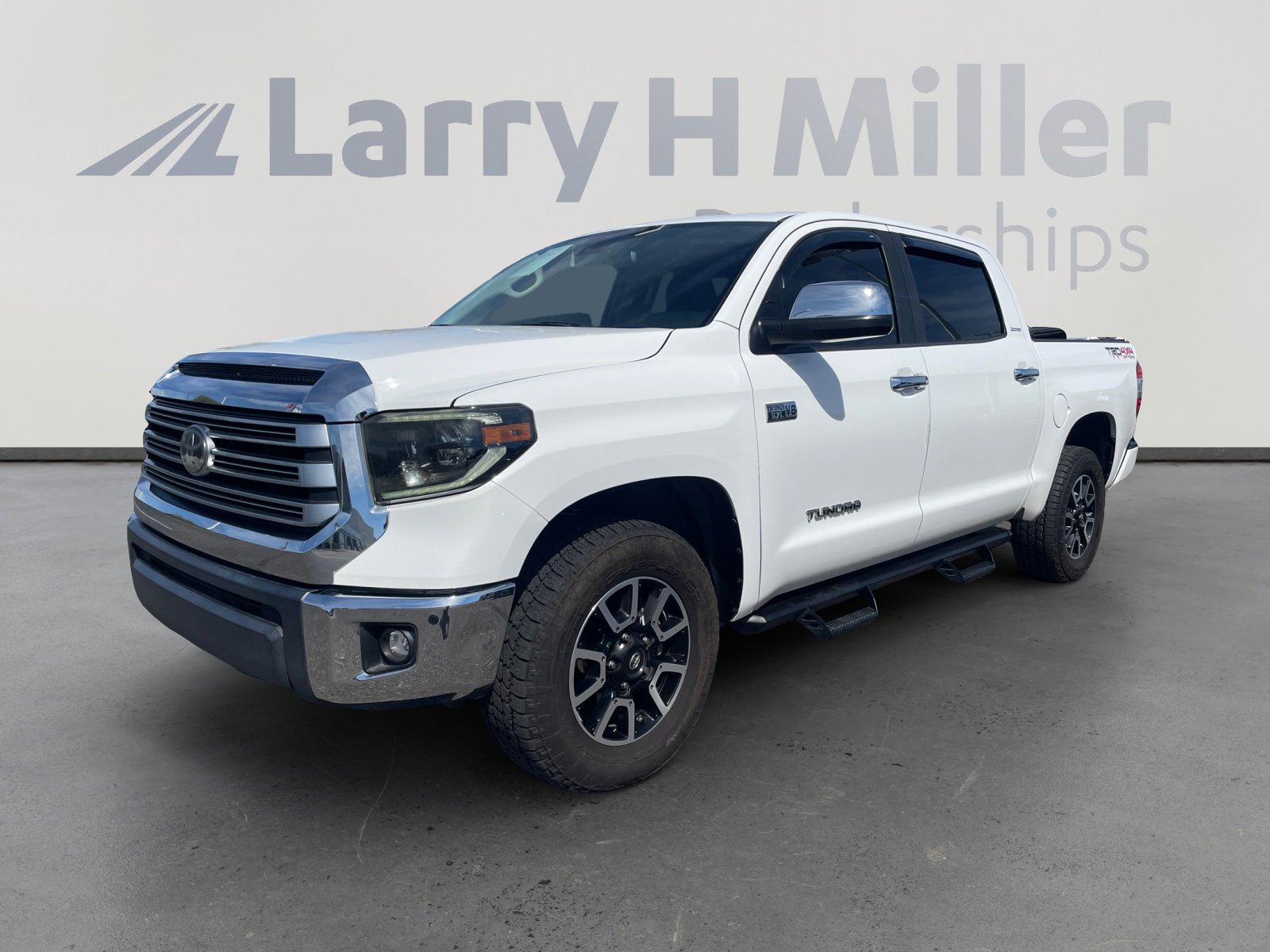 Used 2019 Toyota Tundra Limited w/ Limited Premium Package image 1