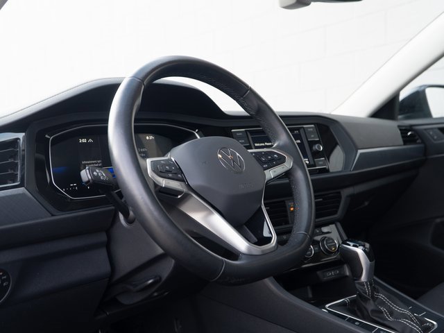 Certified 2024 Volkswagen Jetta SE w/ Panoramic Sunroof Package image 4