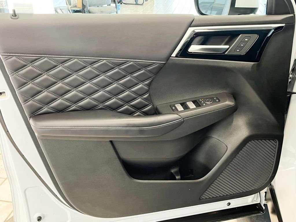 Used 2022 Mitsubishi Outlander SEL image 16