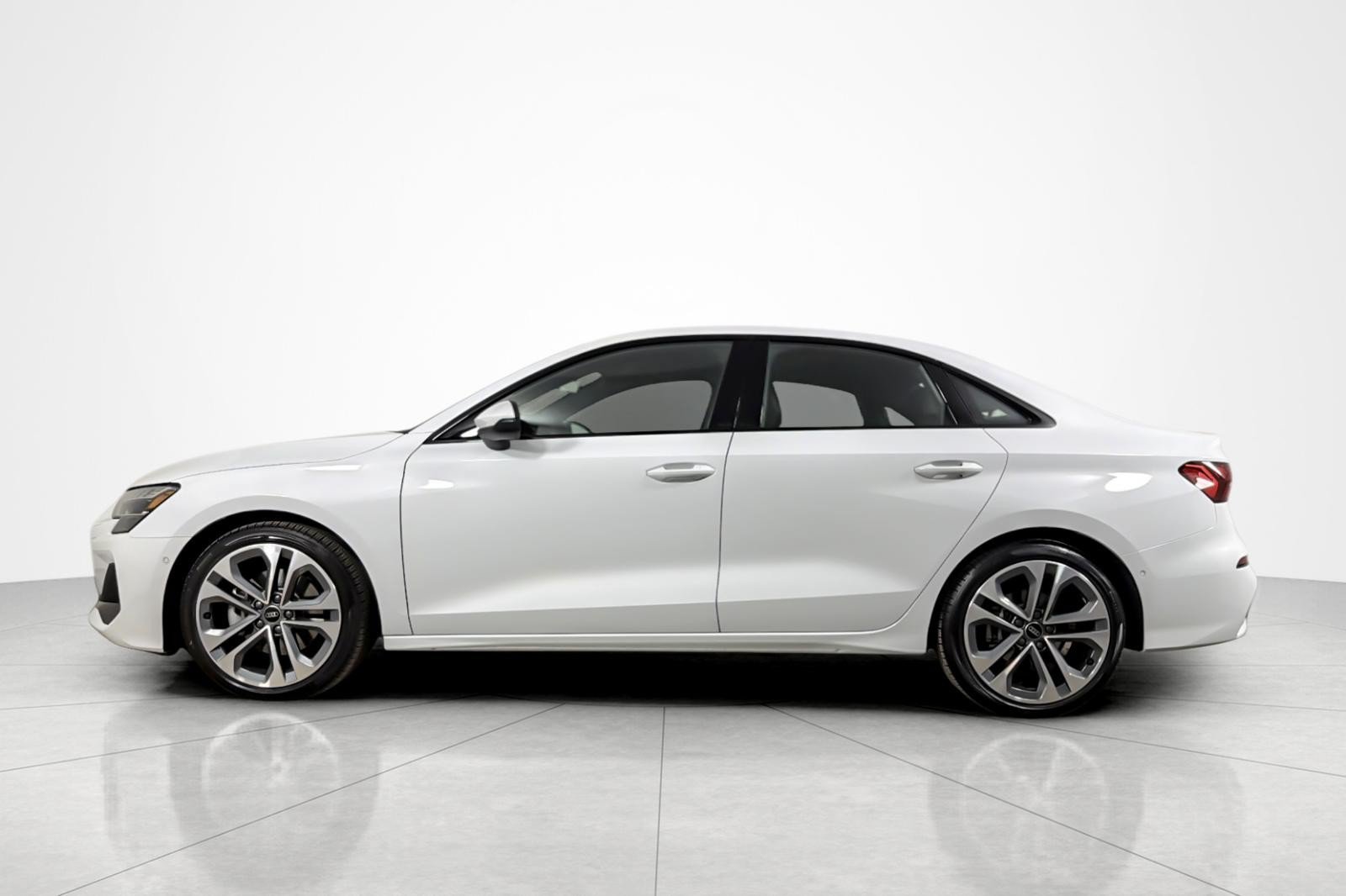 Used 2025 Audi A3 2.0T Premium Plus w/ Premium Plus Package AWD/4WD image 2