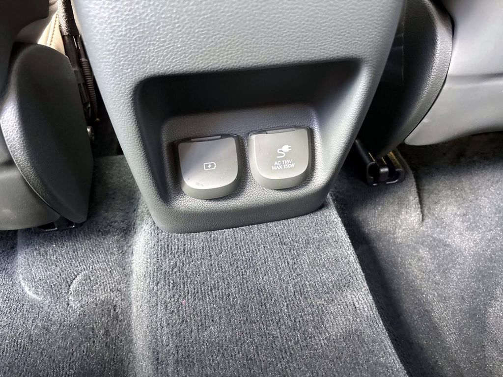 Used 2025 Genesis GV80 3.5T image 34