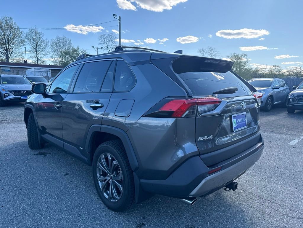 Used 2022 Toyota RAV4 Limited AWD/4WD image 5
