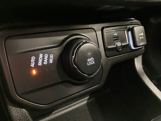 Used 2018 Jeep Renegade Sport w/ Power & Air Group image 39