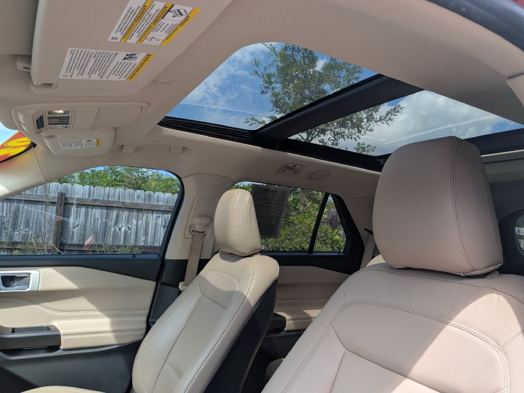 Used 2020 Ford Explorer XLT w/ Equipment Group 202A RWD image 24