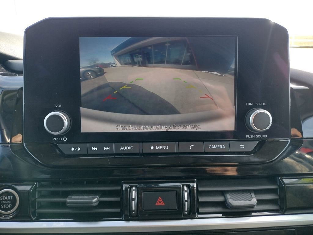 Used 2023 Nissan Pathfinder SV image 29