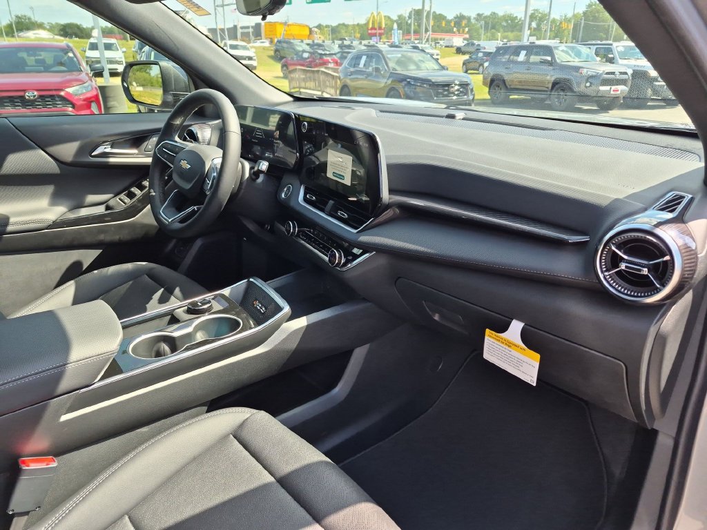 New 2027 Chevrolet Equinox LT w/ Convenience Package II FWD image 38