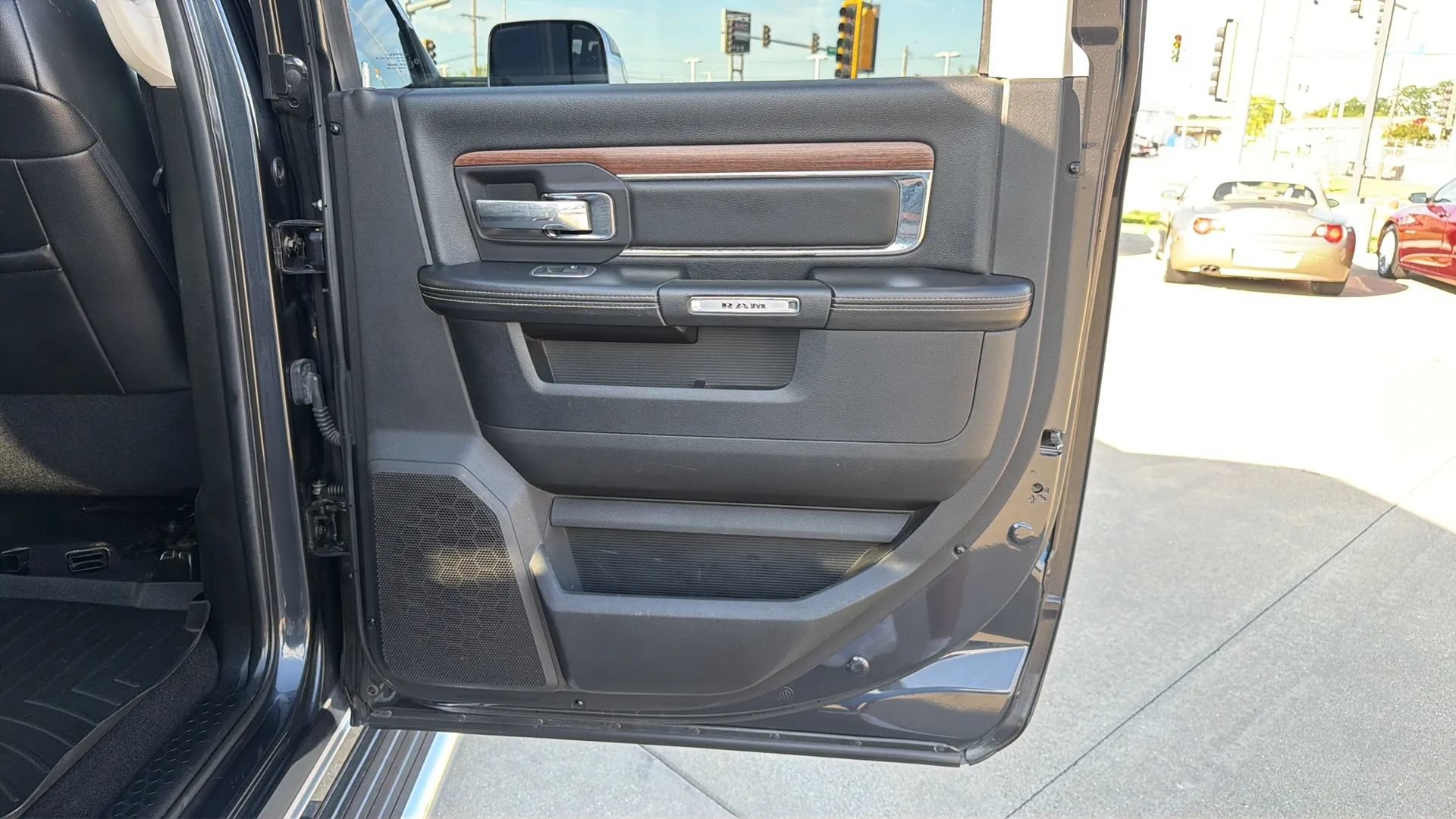 Used 2013 RAM 3500 Laramie AWD/4WD image 74