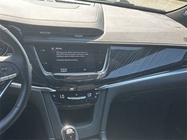 Used 2024 Cadillac XT6 Premium Luxury image 27
