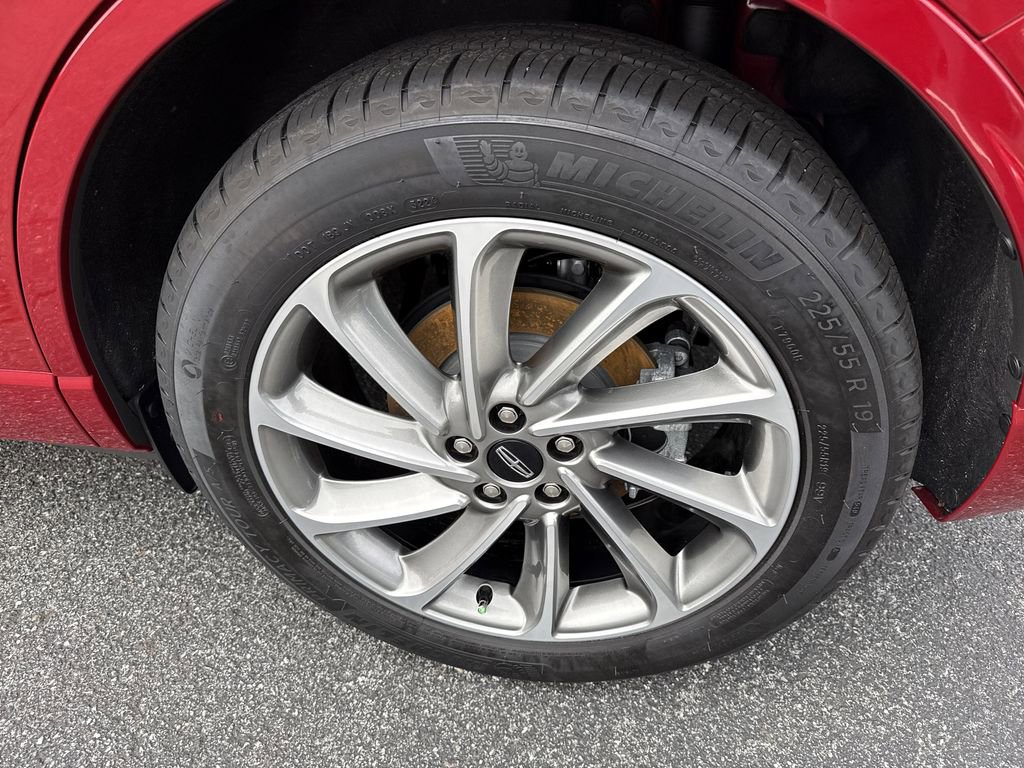 Used 2025 Lincoln Corsair Grand Touring w/ Equipment Group 301A image 19