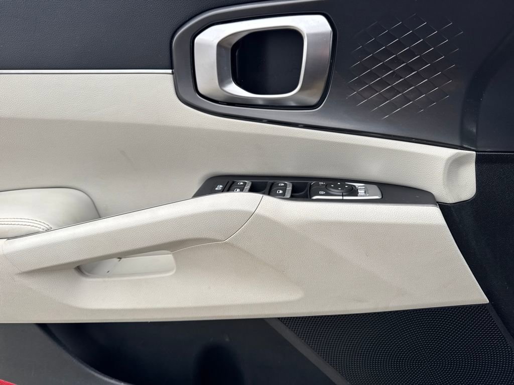 Used 2025 Kia Sorento S image 18