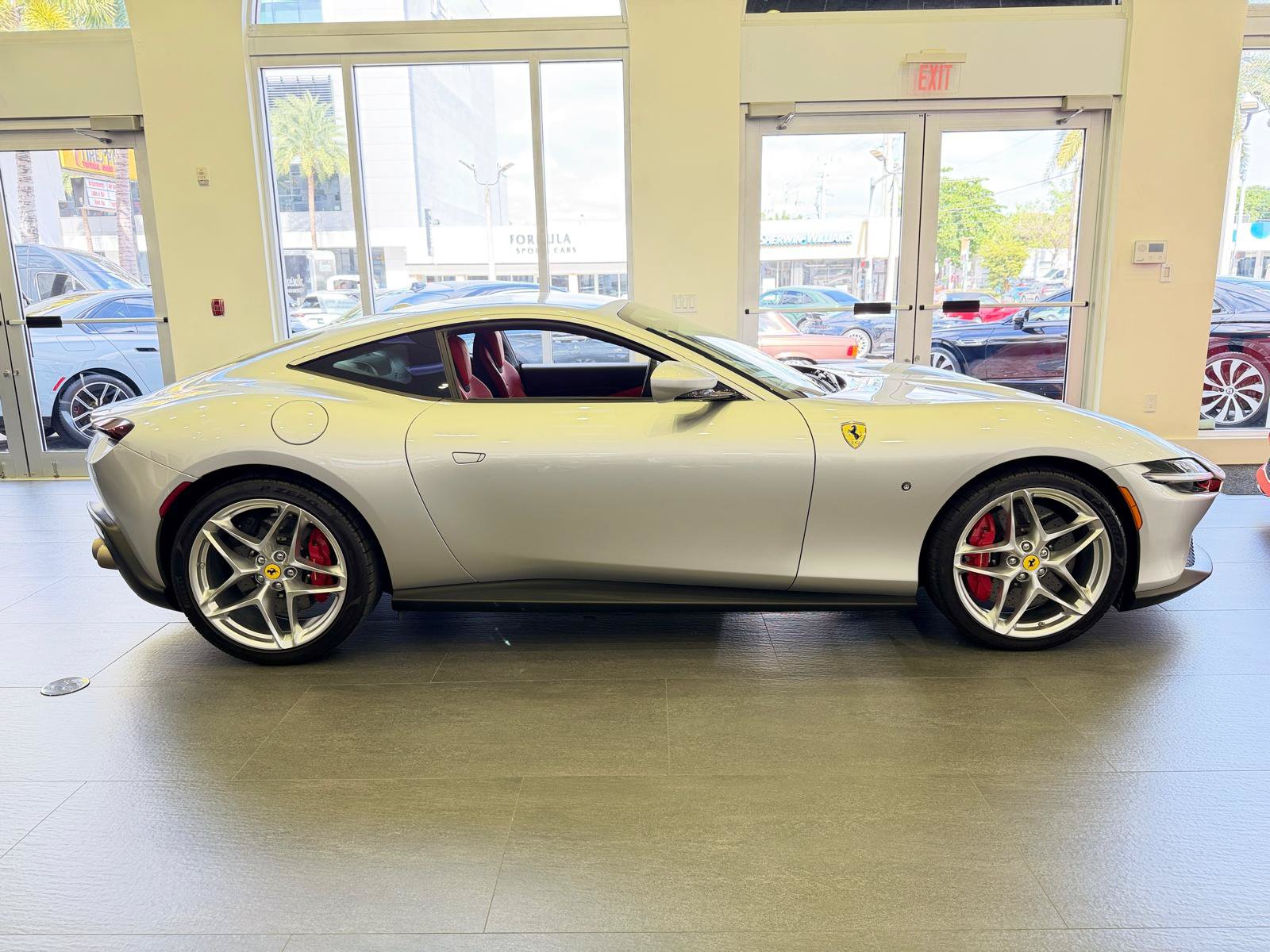 Used 2022 Ferrari Roma RWD image 11