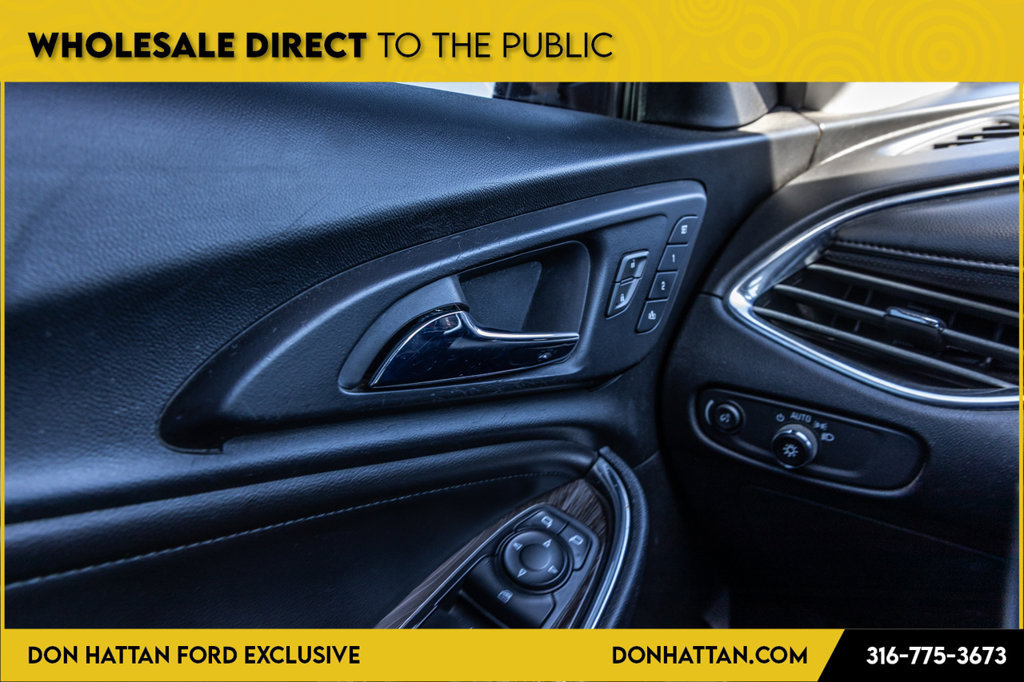 Used 2017 Chevrolet Malibu Premier w/ Premier Sun and Wheel Package FWD image 12