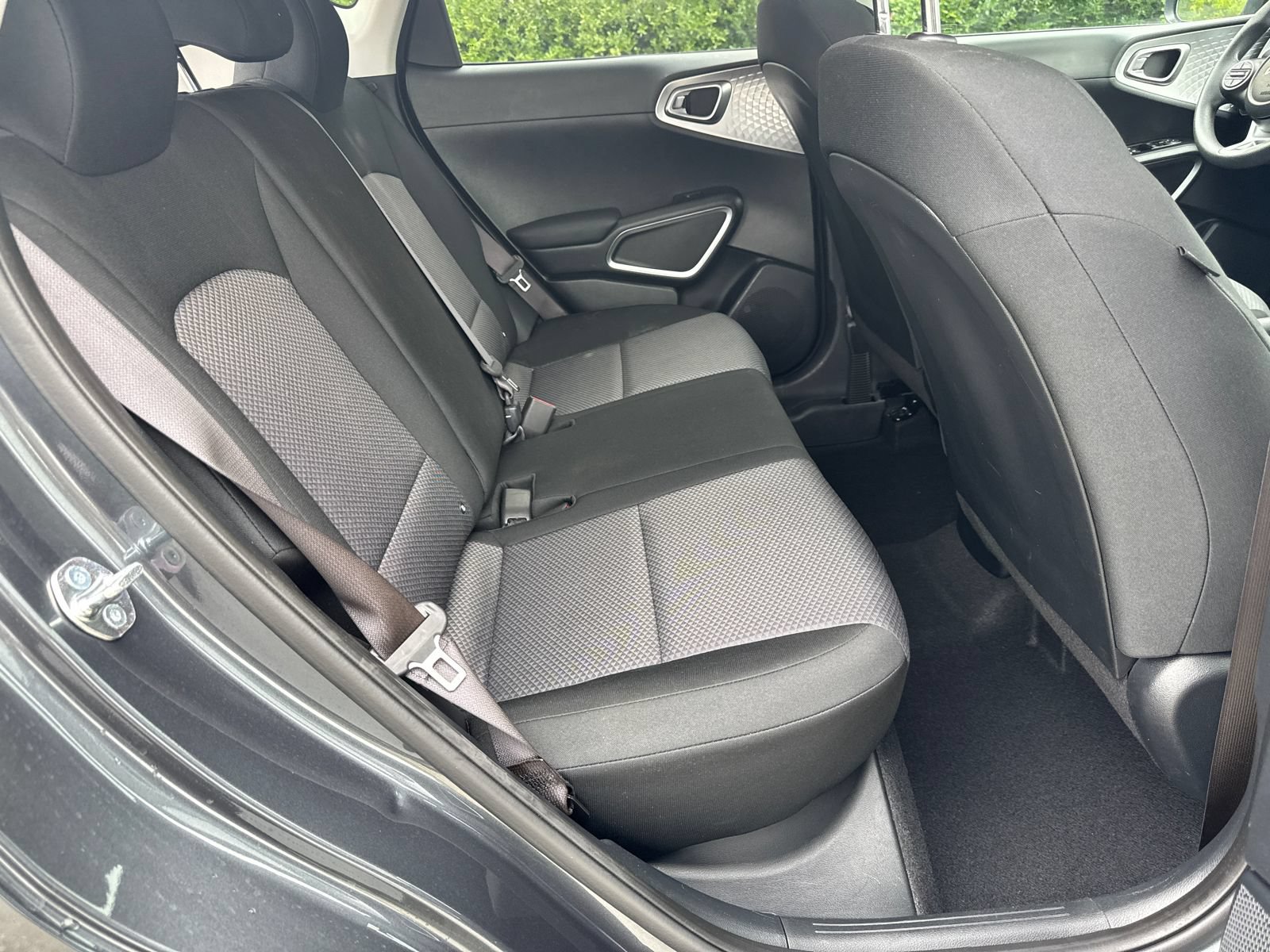 Used 2025 Kia Soul LX w/ LX Technology Package FWD image 15