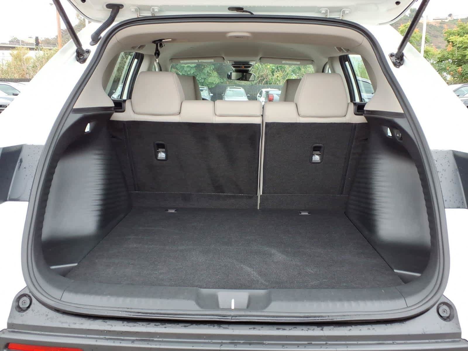 Used 2025 Honda HR-V LX image 5