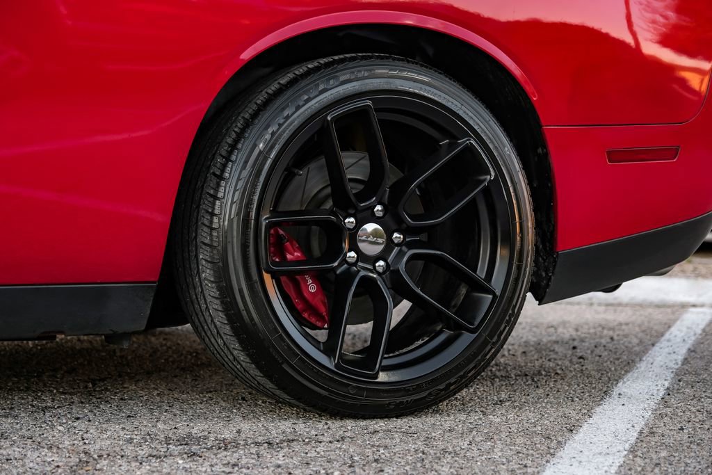 Used 2015 Dodge Challenger SRT w/ Technology Group image 62