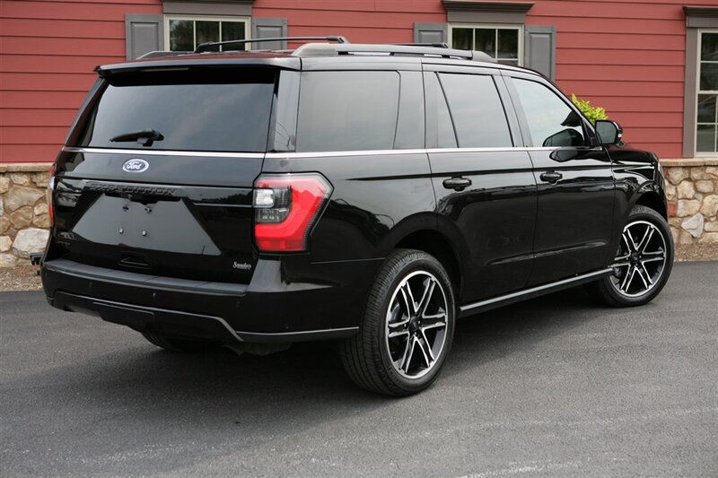 Used 2019 Ford Expedition Limited w/ Equipment Group 303A AWD/4WD image 5