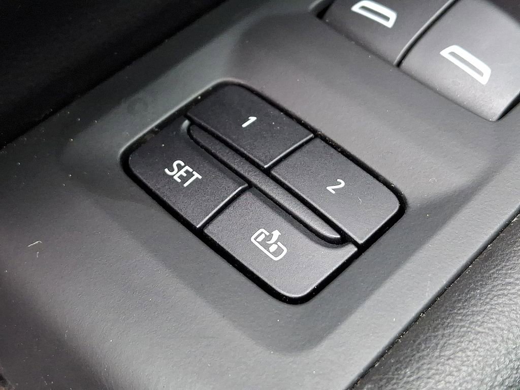 Used 2022 GMC Yukon SLT w/ SLT Luxury Package image 27