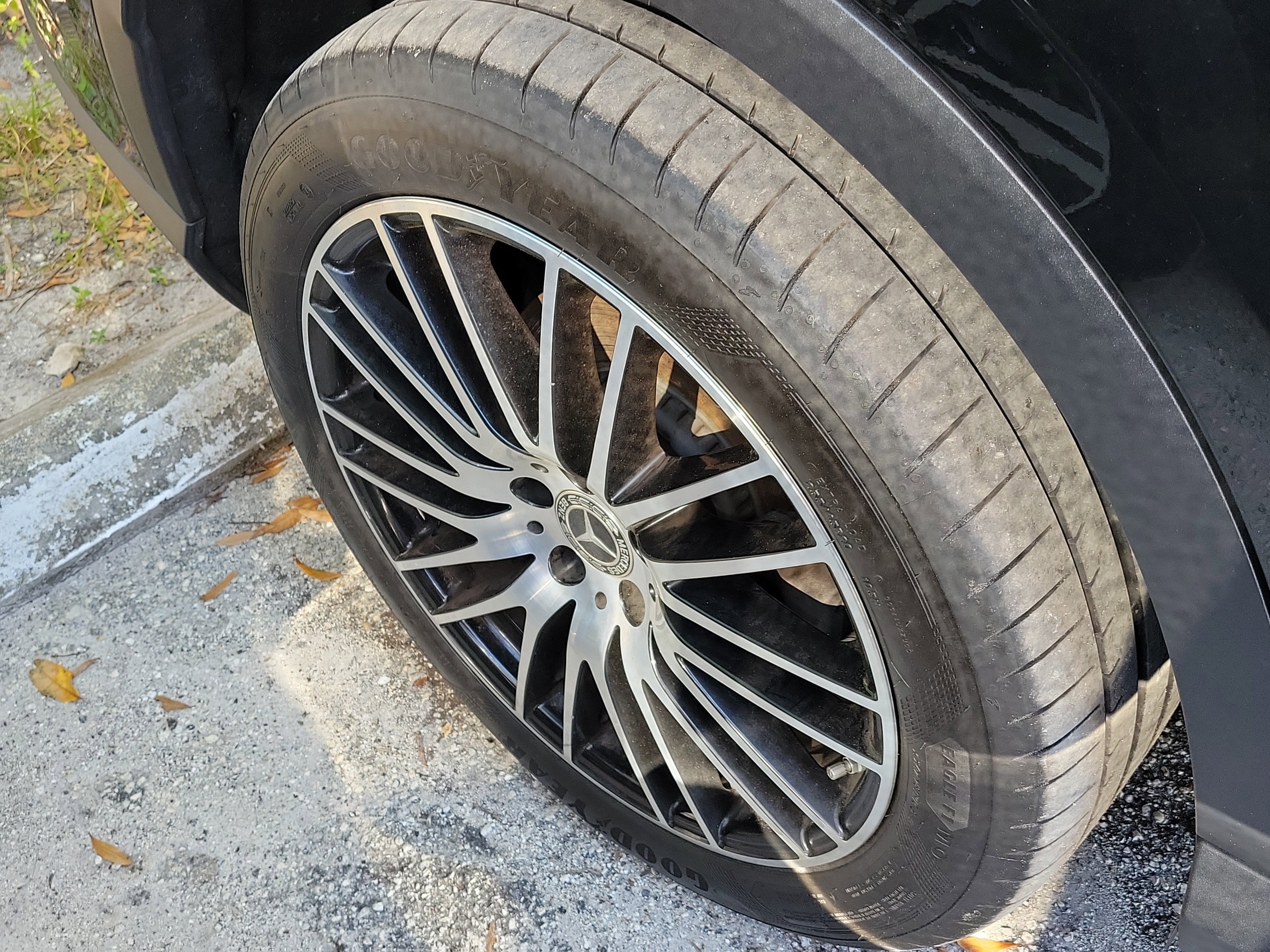 Certified 2023 Mercedes-Benz GLC 300 image 3