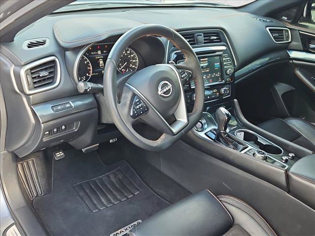 Used 2023 Nissan Maxima SR w/ Sport Mat Group FWD image 10