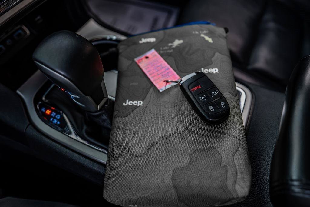 Used 2019 Jeep Grand Cherokee Limited AWD/4WD image 36