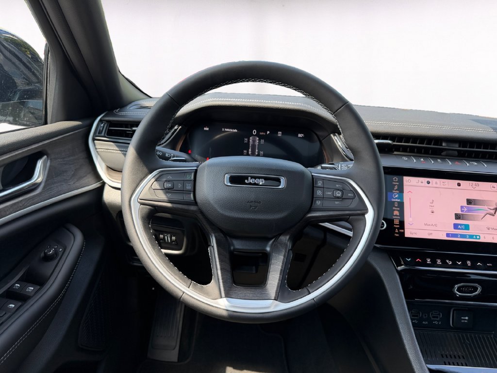 New 2026 Jeep Grand Cherokee Altitude AWD/4WD image 12