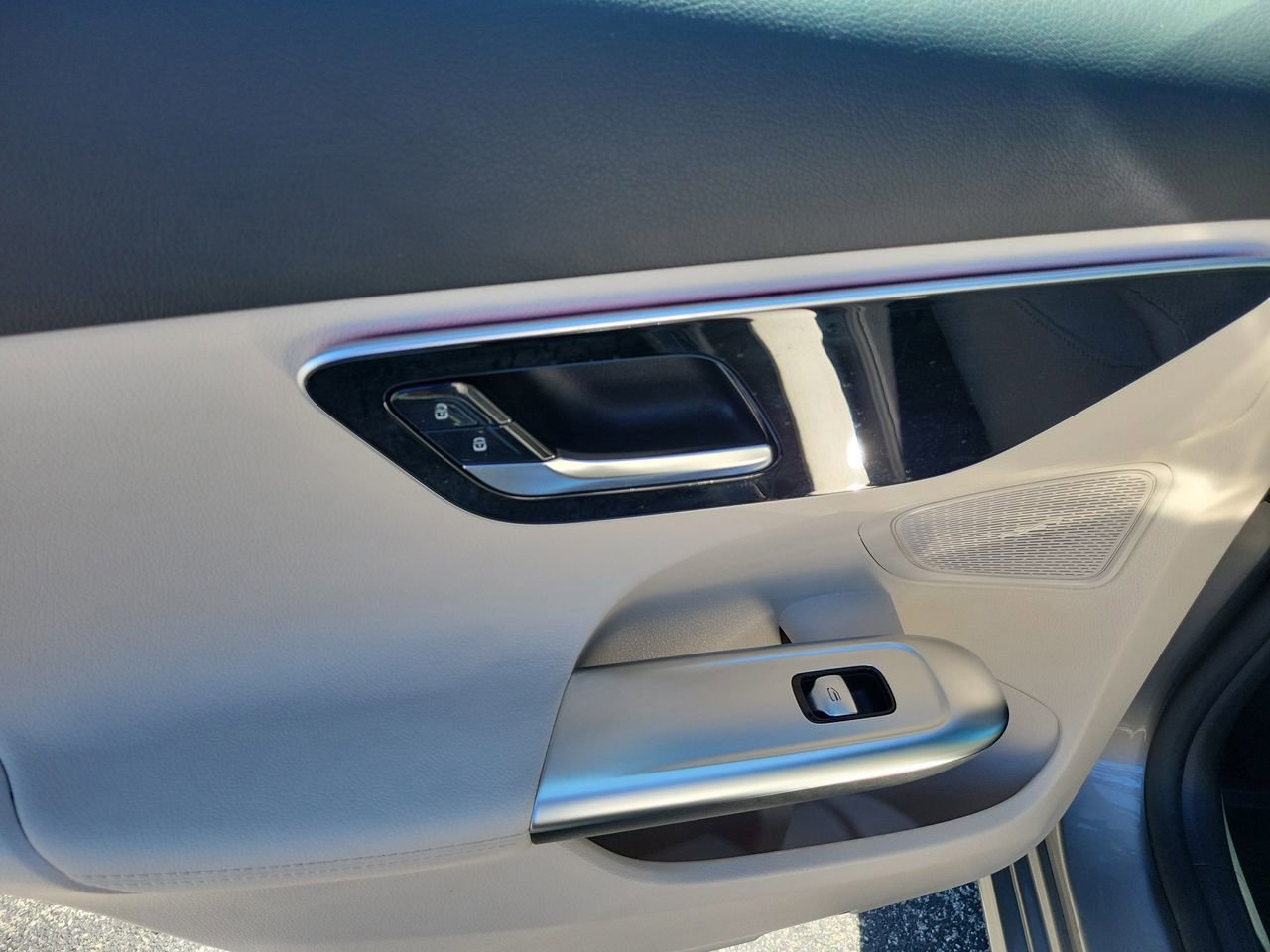 Used 2022 Mercedes-Benz C 300 Sedan image 11