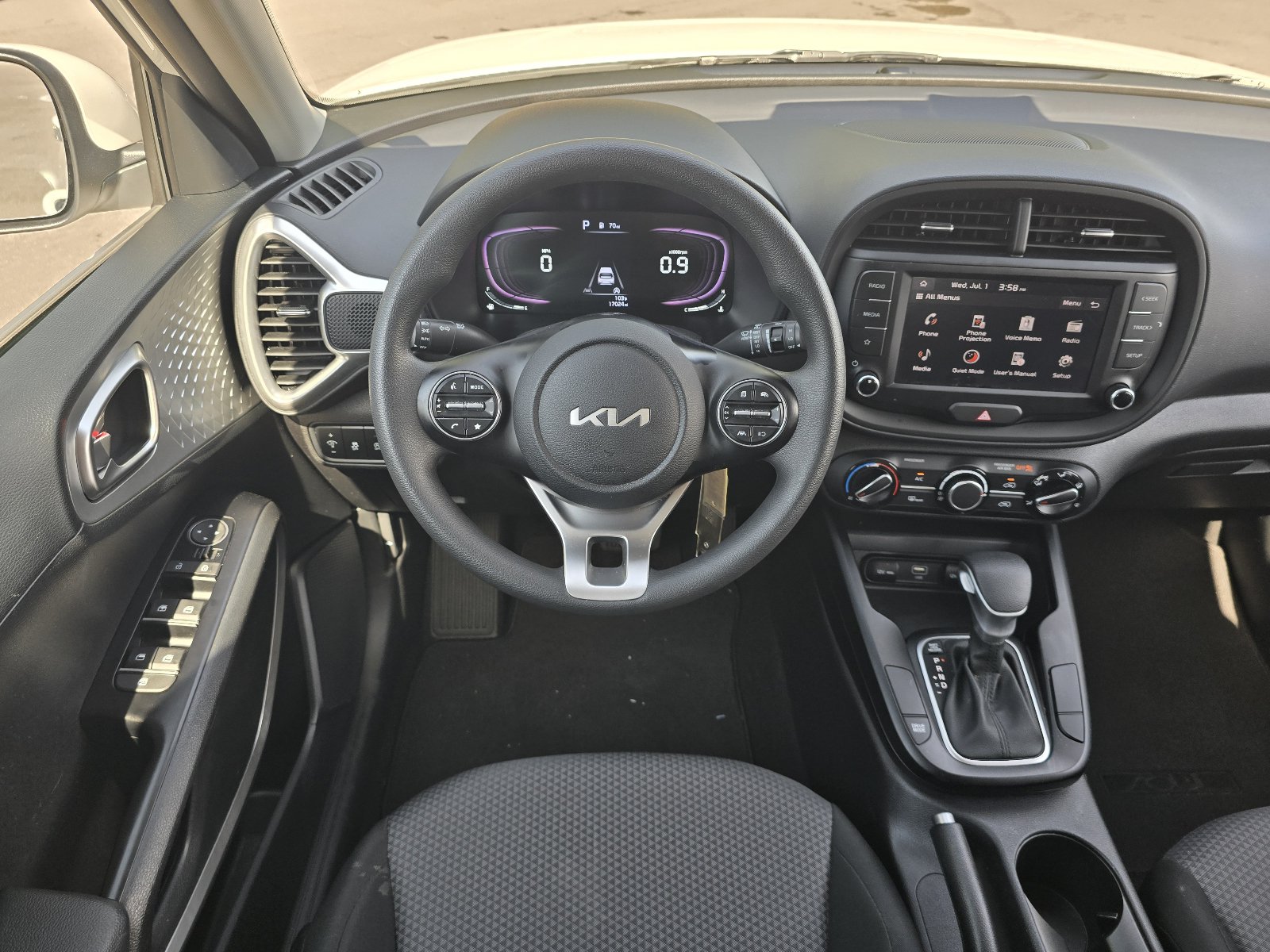 Used 2024 Kia Soul LX w/ Option Group 015 FWD image 14
