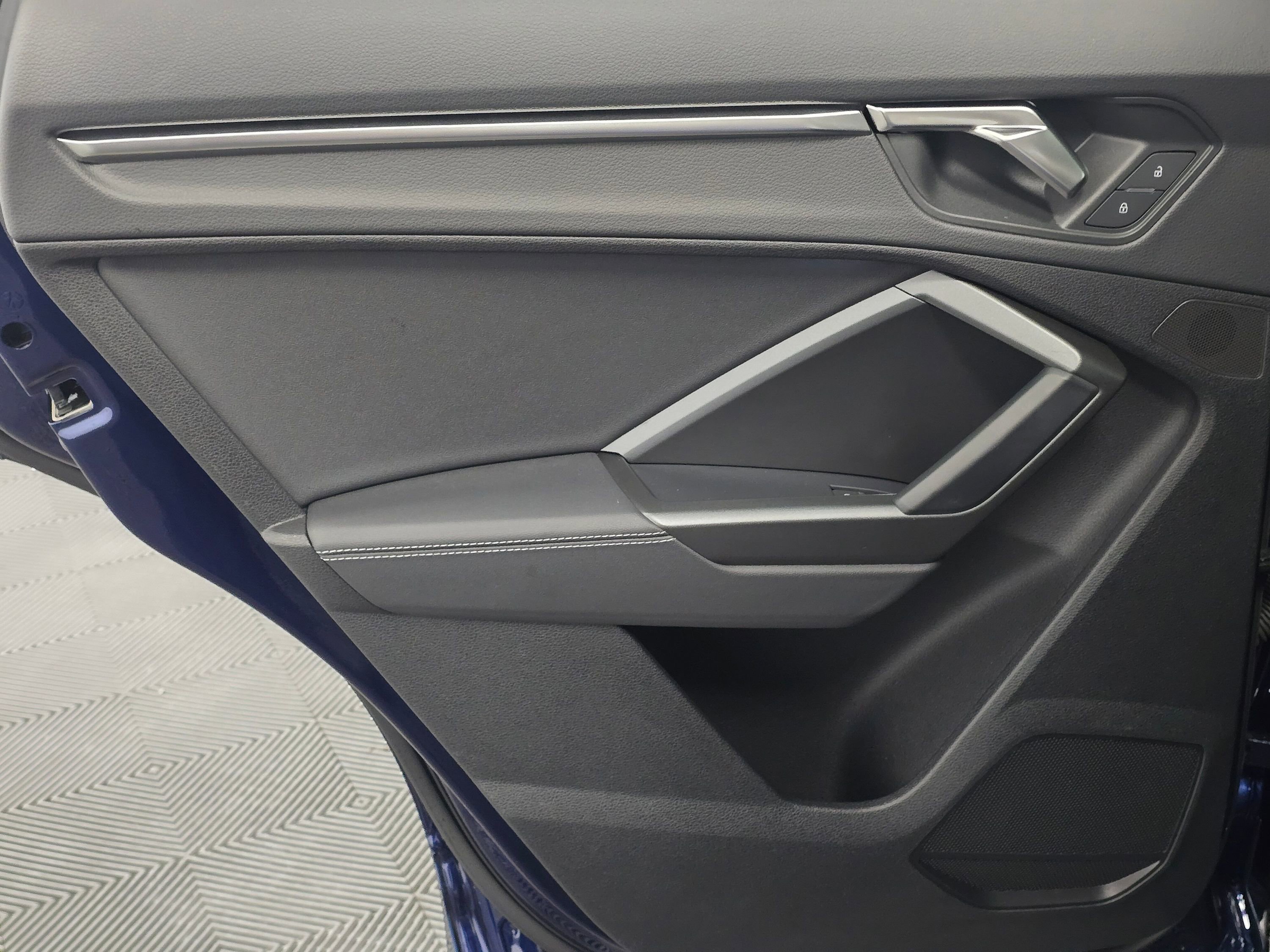 Used 2024 Audi Q3 2.0T Premium w/ Convenience Package image 19