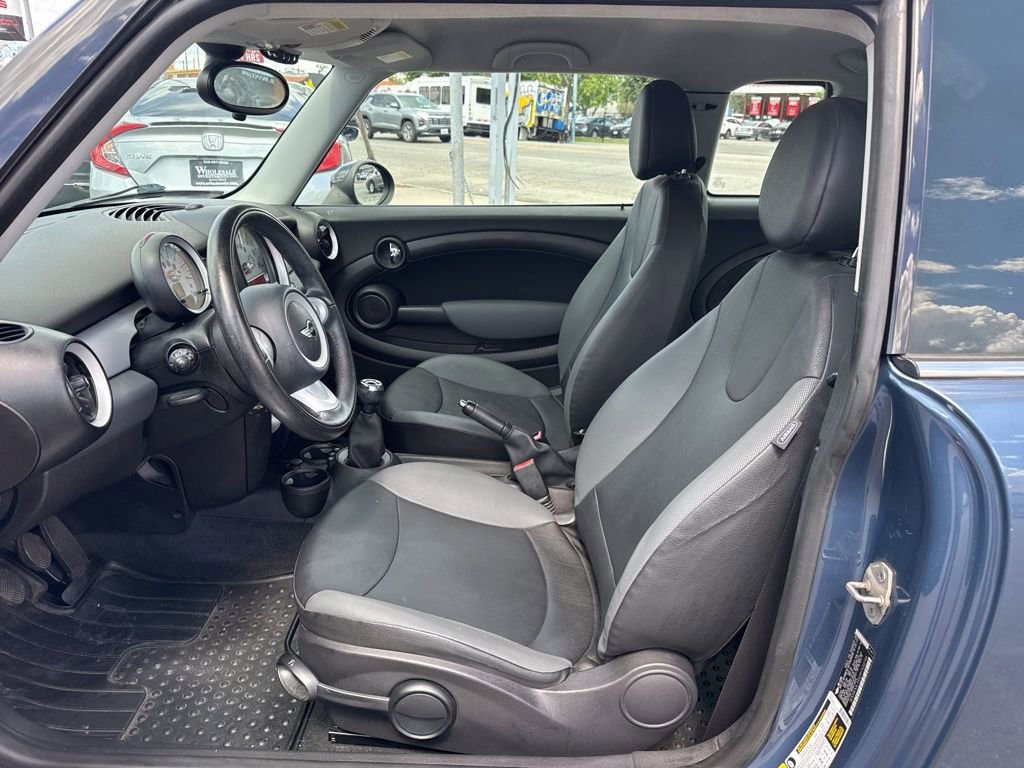Used 2009 MINI Cooper Clubman Hardtop FWD image 5