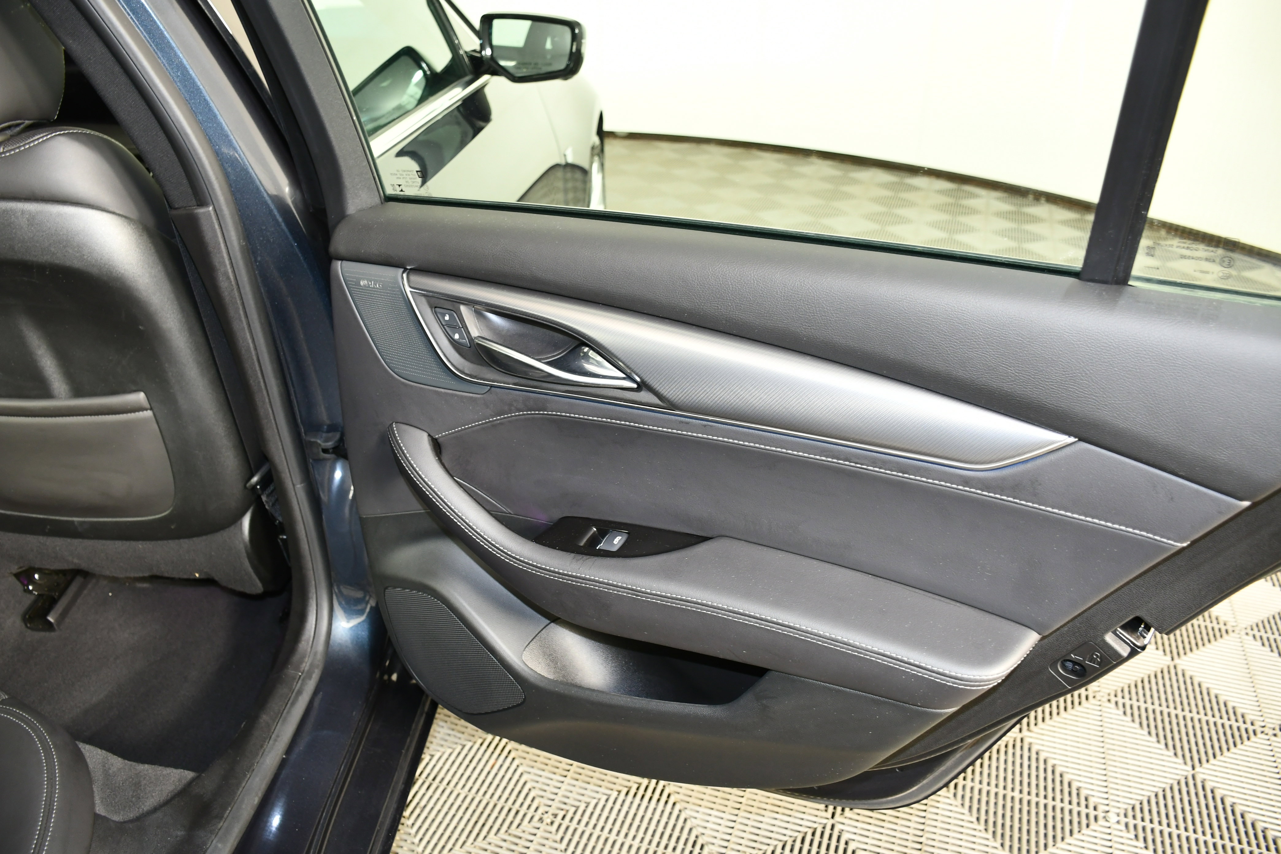 Used 2025 Cadillac CT5 Premium Luxury RWD image 44