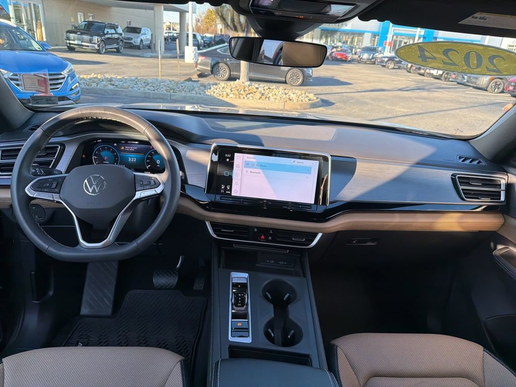 Used 2024 Volkswagen Atlas Cross Sport SE image 17