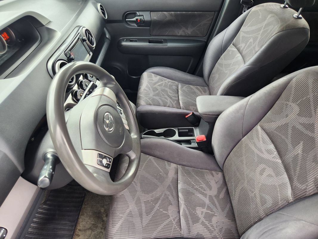 Used 2014 Scion xB FWD image 12