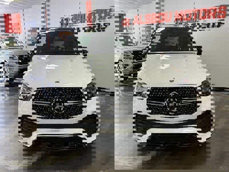 Used 2022 Mercedes-Benz GLE 450 4MATIC w/ AMG Line Exterior image 2