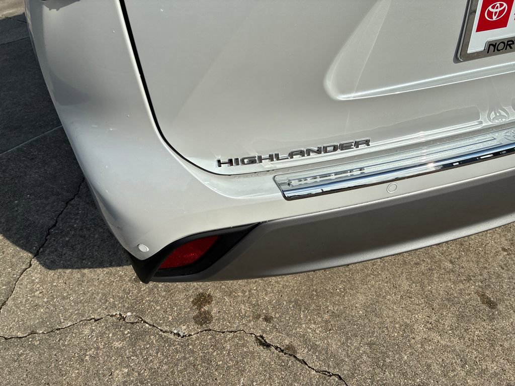 New 2026 Toyota Highlander Platinum AWD/4WD image 6