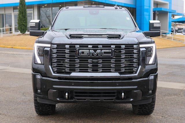 Used 2024 GMC Sierra 3500 Denali Ultimate image 2