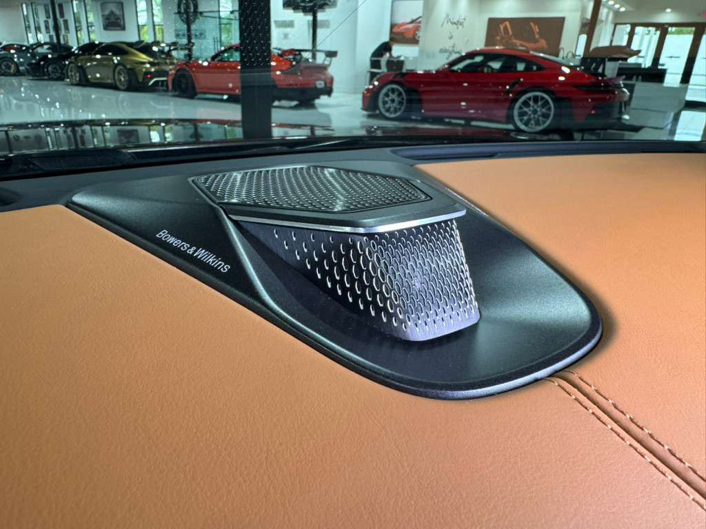 Used 2025 Aston Martin Vanquish image 18